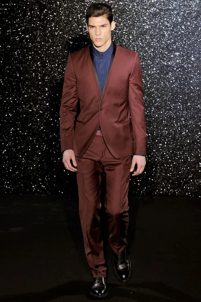Look 7